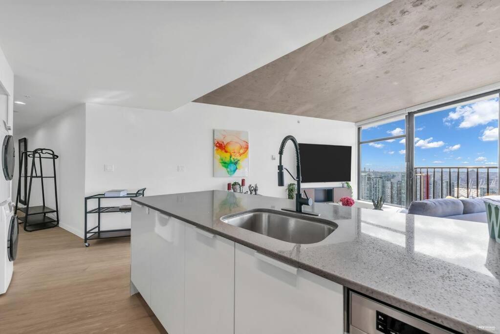 Skyview, 40Th Floor! 2Br Condo In Downtown Vancouver Extérieur photo